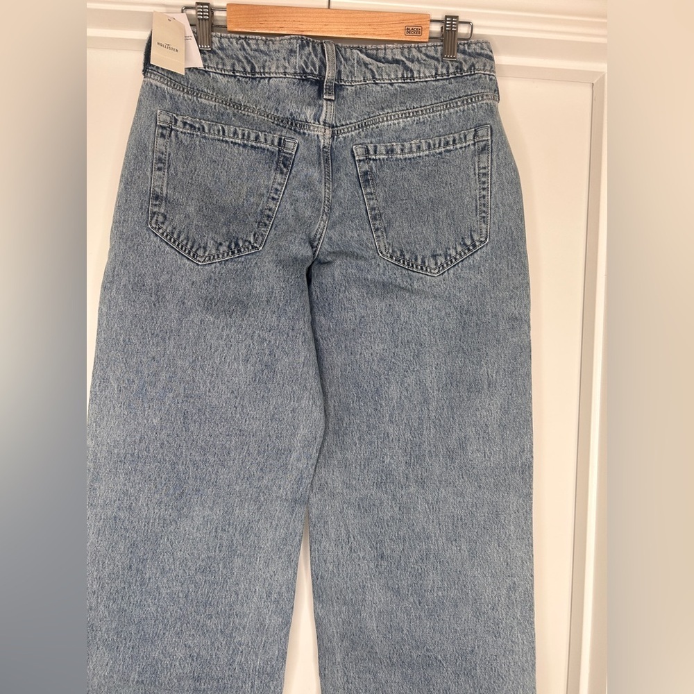 NWT Hollister Women’s Low Rise Baggy Jeans, Medium Wash, Sz.4R - Picture 14 of 15